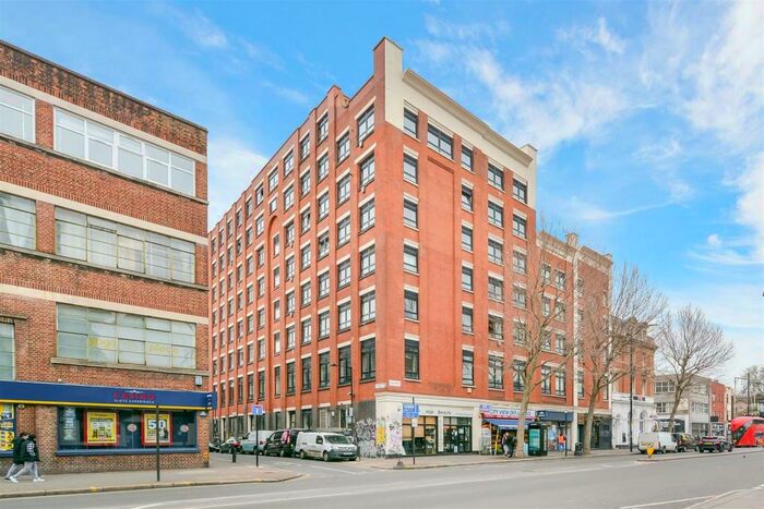 2 Bedroom Flat To Rent In City View House, Bethnal Green Road, London, E2