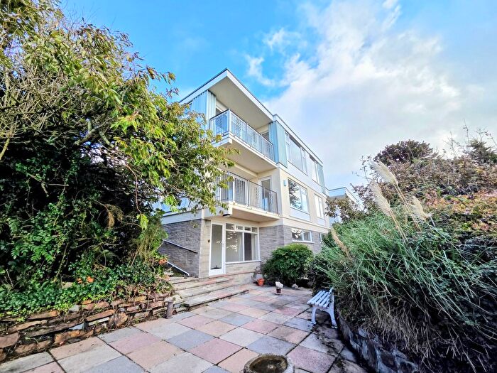 3 Bedroom Property To Rent In Fistral Crescent, Newquay, TR7