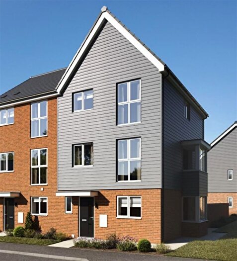 4 Bedroom Semi-detached House For Sale In Station Island, Wellingborough, NN8