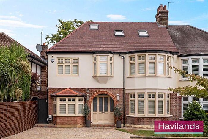6 Bedroom Semi Detached House For Sale In Woodcroft, London, N21