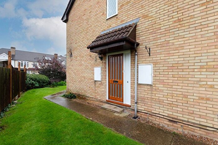 1 Bedroom Maisonette To Rent In Ardrossan Gardens, Worcester Park, Surrey, KT4