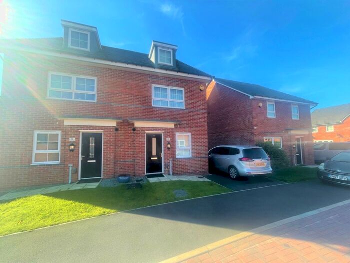 4 Bedroom Semi-Detached House To Rent In Clansman Road, Fulwood, PR2