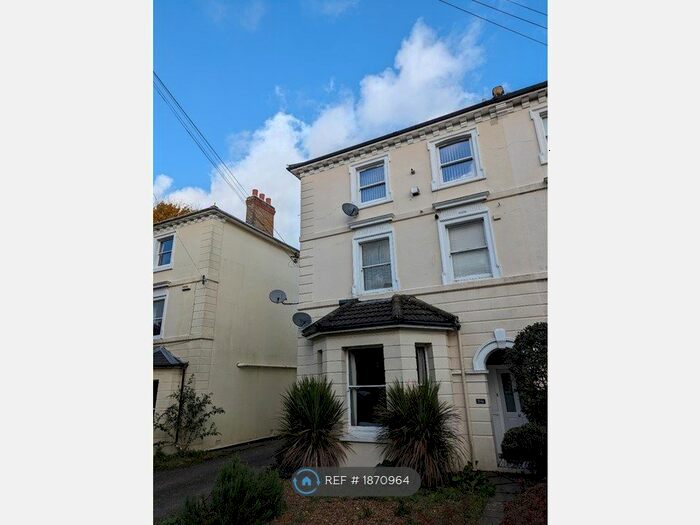 2 Bedroom Flat To Rent In Eardley Road, Sevenoaks, TN13