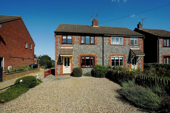 3 Bedroom Semi-Detached House For Sale In The Street, Baconsthorpe, Holt, NR25