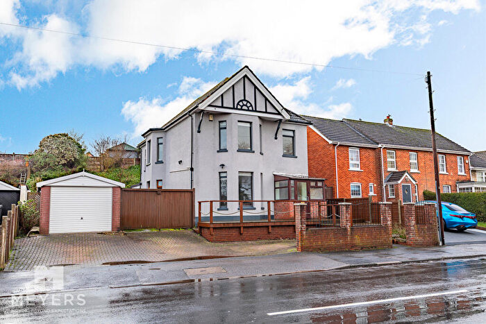 5 Bedroom Detached House For Sale In Iford Lane, Bournemouth, BH6