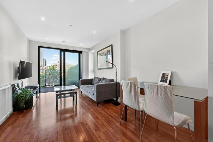 1 Bedroom Flat For Sale In Horizons Tower, Yabsley Street, E14