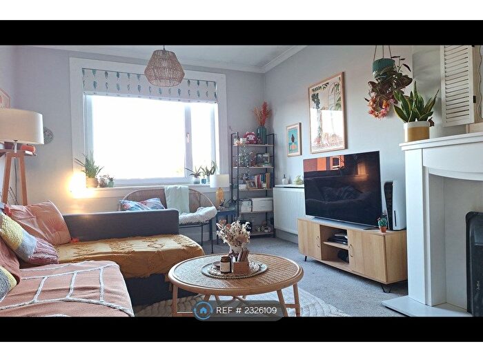 2 Bedroom Flat To Rent In Stenhouse Place West, Edinburgh, EH11