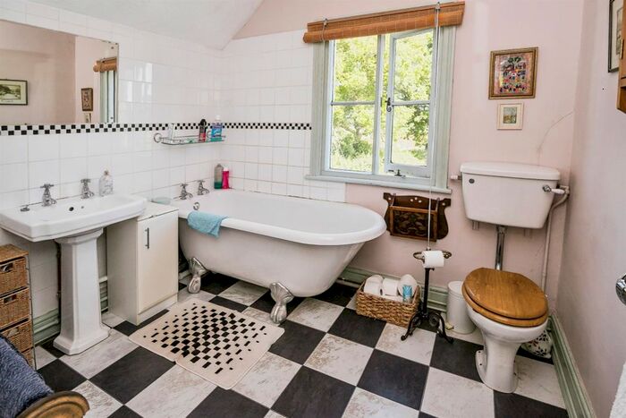 2 Bedroom Detached House For Sale In Meadows Lane, Tilston, Malpas, SY14