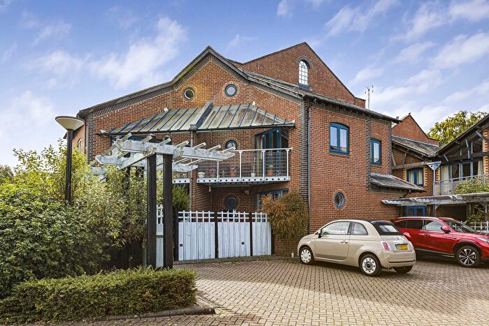 2 Bedroom Flat For Sale In Alfredston Place, Wantage, OX12