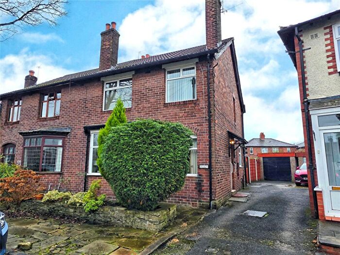 3 Bedroom Semi Detached House For Sale In Gambrel Grove, Ashton-under-Lyne, Greater Manchester, OL6