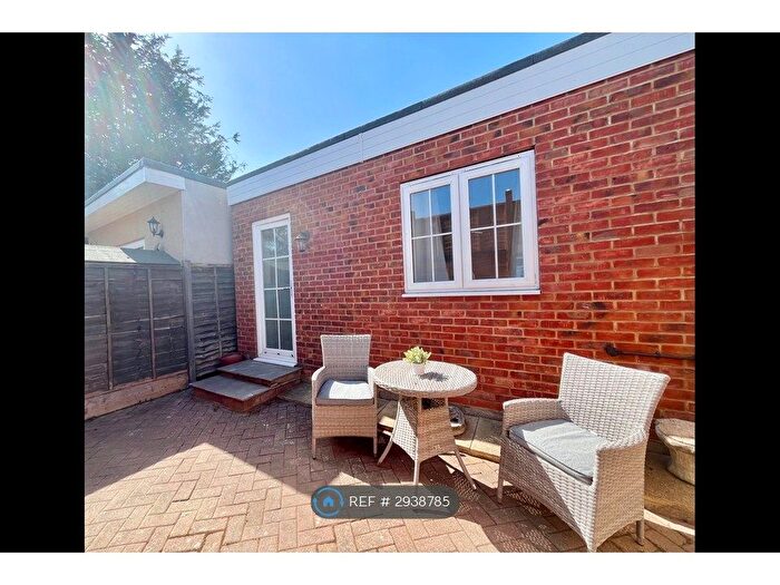 1 Bedroom Flat To Rent In Stanley Avenue, Greenford, UB6