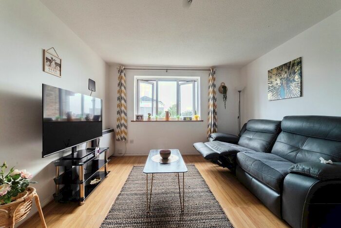 2 Bedroom Flat To Rent In Athlone Court, Stocksfield Road, London, E17