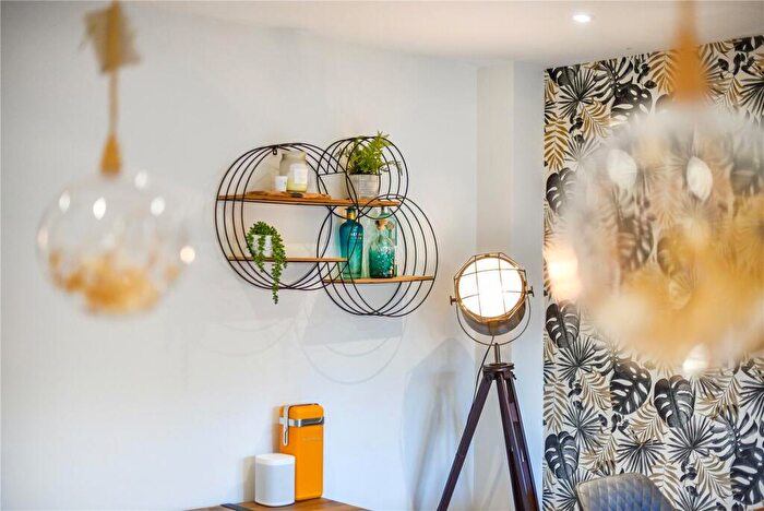 3 Bedroom Detached House For Sale In Lovedean Lane, Lovedean, Hampshire, PO8