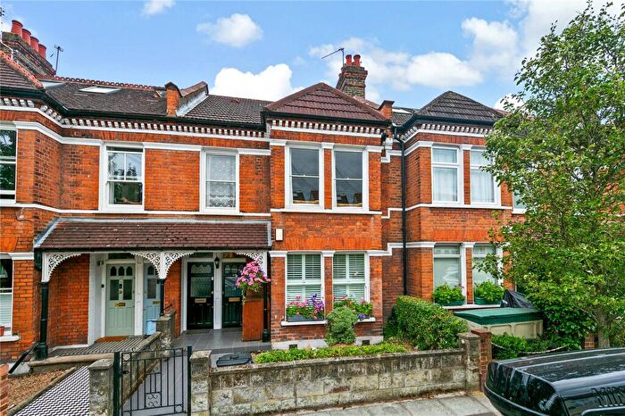 2 Bedroom Maisonette For Sale In Kingsway, East Sheen, SW14