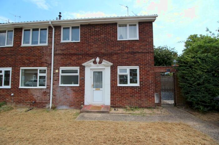 2 Bedroom End Of Terrace House To Rent In Penrith Road, Basingstoke, Hampshire, RG21