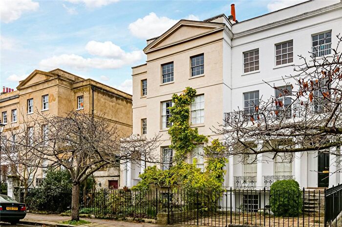 1 Bedroom Flat To Rent In St. Peters Square, Hammersmith, W6