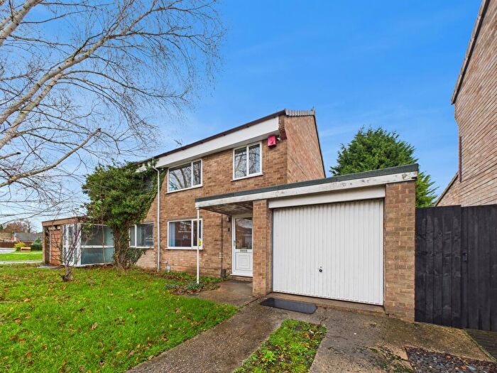 3 Bedroom Semi-Detached House For Sale In Arran Close, Sinfin, DE24