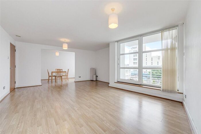 2 Bedroom Flat To Rent In Pierhead Lock, Manchester Road, E14