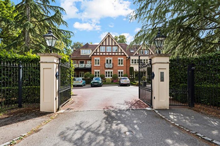 2 Bedroom Penthouse For Sale In Brockenhurst Road, Ascot, SL5