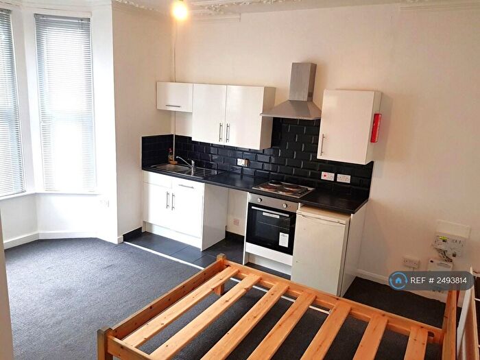 1 Bedroom Flat To Rent In Gordon Avenue, Southampton, SO14