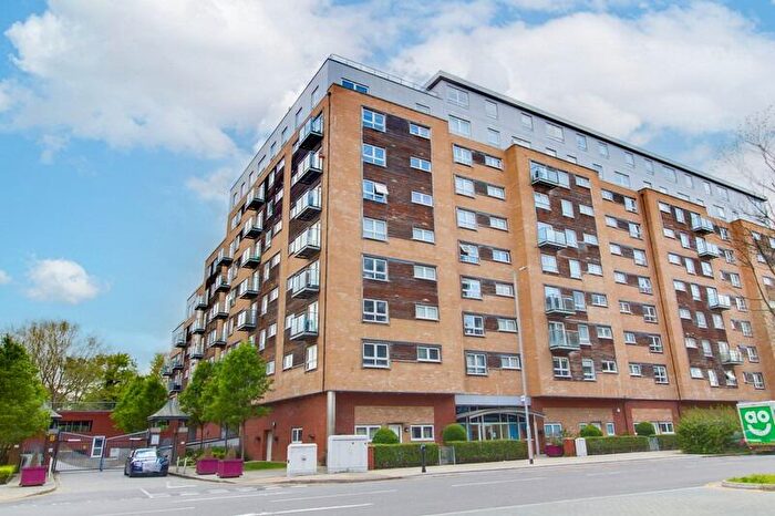 2 Bedroom Apartment For Sale In Cherrydown East, Basildon, Essex, SS16