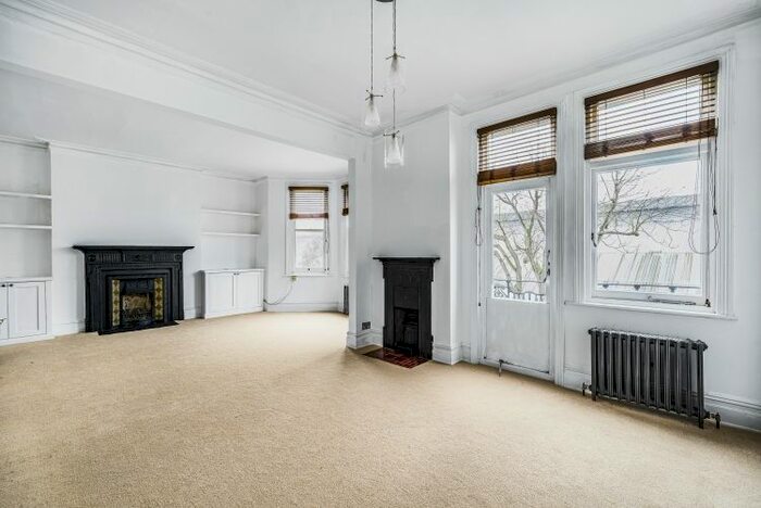 2 Bedroom Flat To Rent In Delaware Road, London, W9