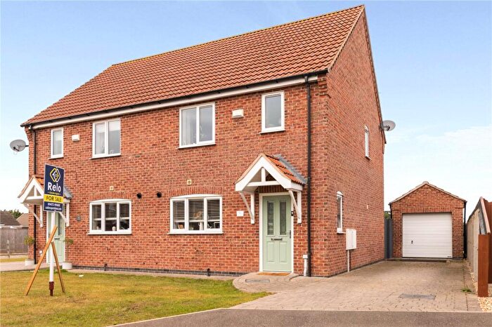 3 Bedroom Semi-Detached House For Sale In Forest Way, Humberston, Grimsby, N E Lincs, DN36