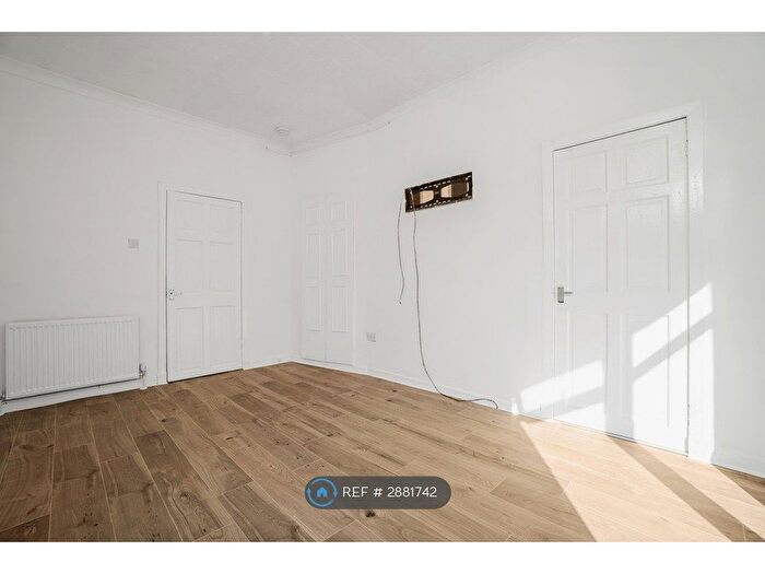3 Bedroom Flat To Rent In Burnfoot Drive, Glasgow, G52