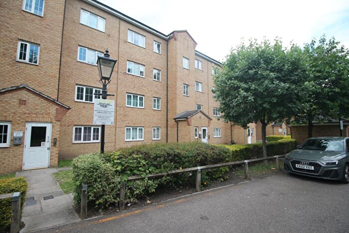 2 Bedroom Flat To Rent In Wellington House, Kidman Close, Gidea Park, RM2