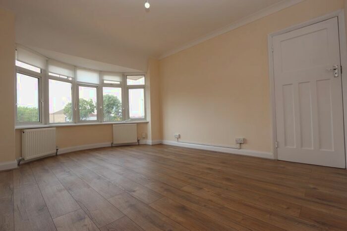 5 Bedroom Property To Rent In Rydal Drive, Bexleyheath, DA7