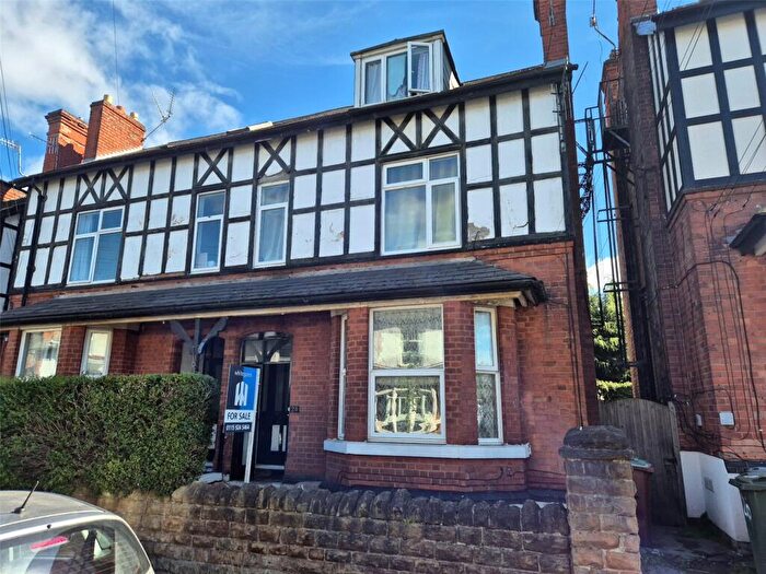6 Bedroom Semi-Detached House For Sale In Bingham Road, Nottingham, Nottinghamshire, NG5