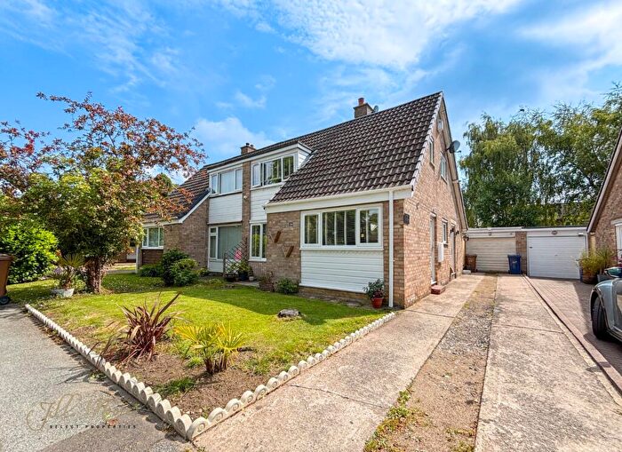 3 Bedroom Semi-Detached House For Sale In Alderwood, Harraton, Washington, Tyne & Wear, NE38