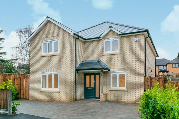 4 Bedroom Detached House To Rent In Watermill Lane, Hertford, SG14