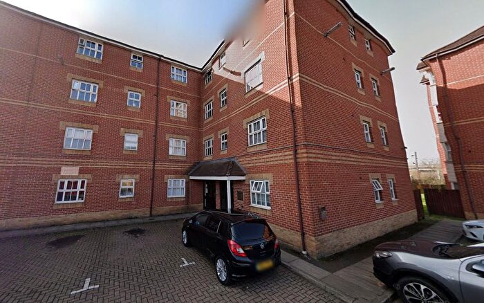1 Bedroom Flat To Rent In Hyacinth Close, Ilford, IG1