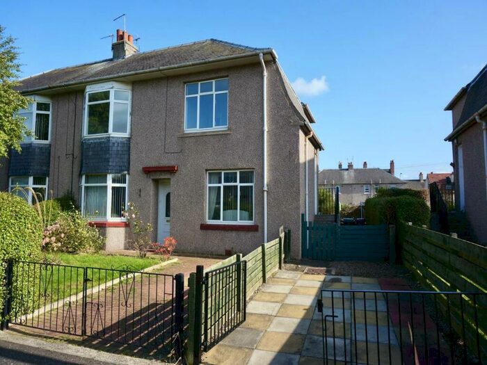 2 Bedroom Flat To Rent In Crewe Road West, Granton, Edinburgh, EH5