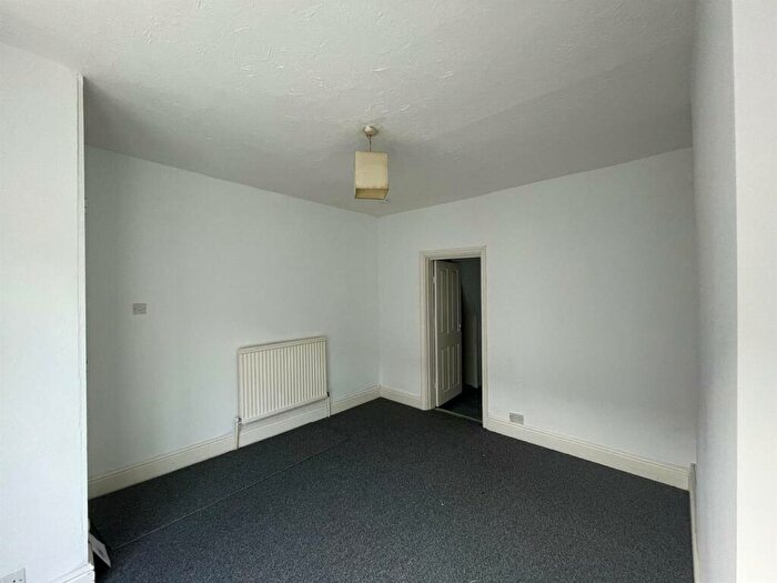 2 Bedroom House To Rent In Wynburg Street, Hull, HU9