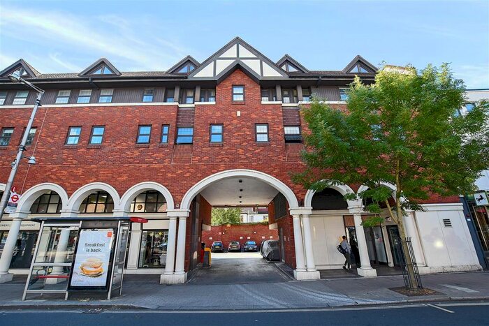 1 Bedroom Flat To Rent In Heath Road, Twickenham, TW1