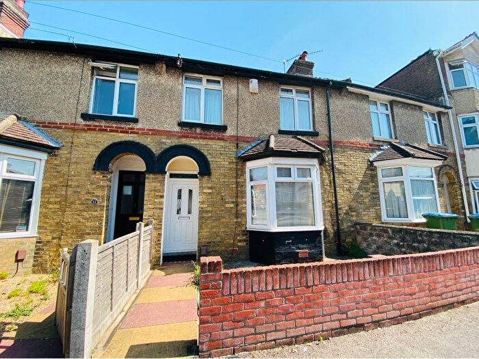 4 Bedroom House To Rent In Arnold Road, Southampton, SO17
