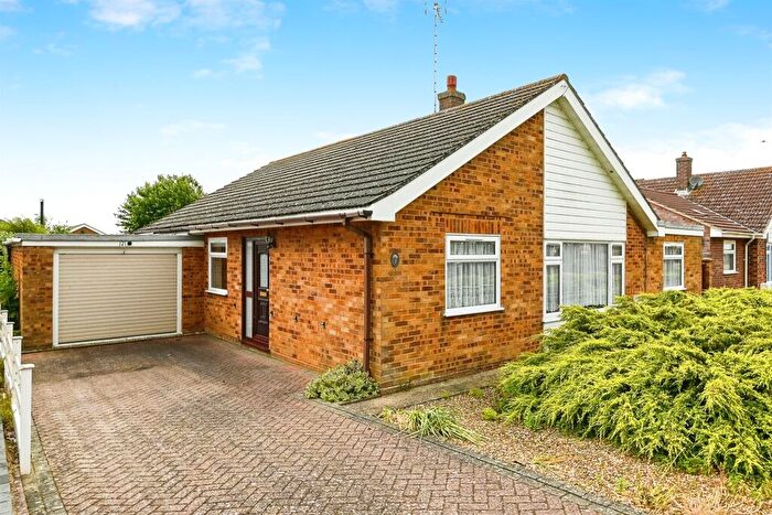 3 Bedroom Detached Bungalow For Sale In Pine Mall, Heacham, King'S Lynn, PE31