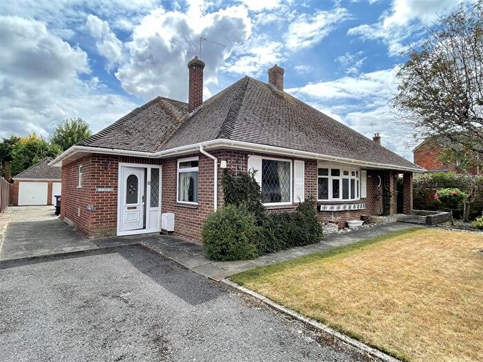 3 Bedroom Detached Bungalow For Sale In Recreation Road, Durrington, Salisbury, SP4