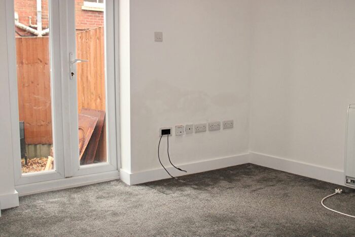 2 Bedroom End Of Terrace House To Rent In Methuen Street, Southampton, SO14