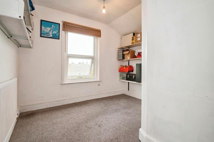 3 Bedroom Terraced House For Sale In Broadlands Road, Southampton, SO17