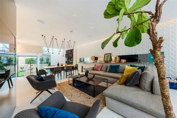 4 Bedroom Property To Rent In Byam Street, Sands End, SW6