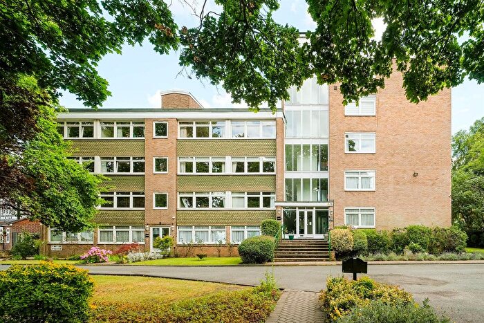 2 Bedroom Flat For Sale In St. Mary's Lodge, St. Marys Avenue, Wanstead, E11