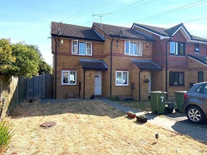 2 Bedroom End Of Terrace House For Sale In Hackworth Gardens, Grange Park, Hedge End, SO30