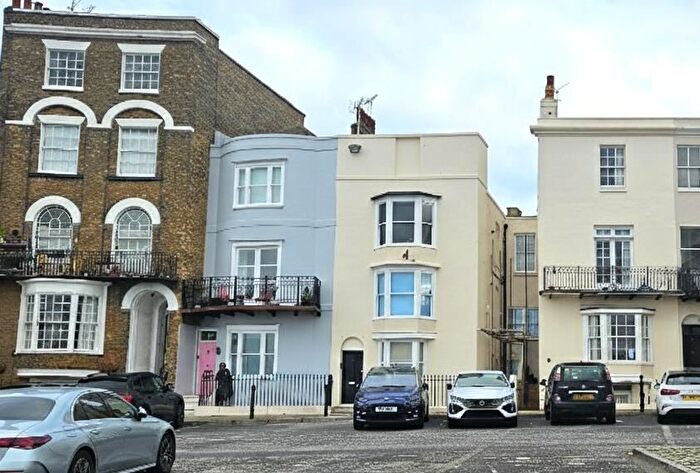 3 Bedroom Flat To Rent In Albert Terrace, Margate, CT9