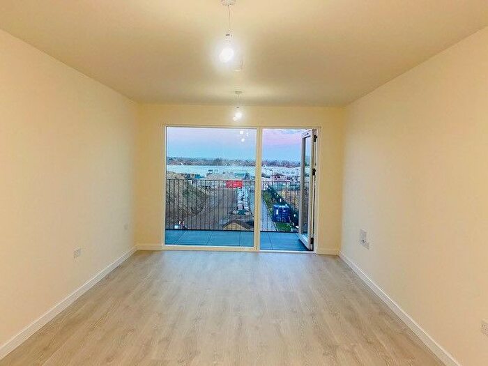 1 Bedroom Flat To Rent In Hazeview Apartments, Harrow, Harrow, Middlesex, HA1