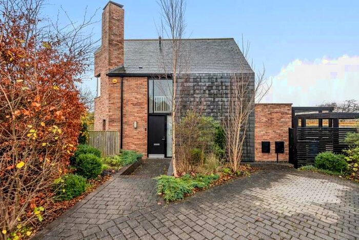 4 Bedroom Detached House To Rent In York Road, Headington, OX3