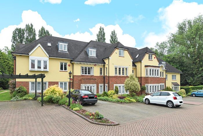 2 Bedroom Flat To Rent In Ducks Hill Road, Northwood, HA6