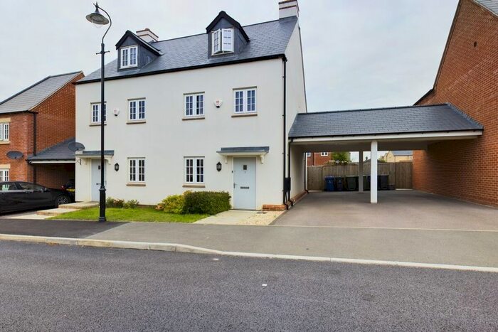 3 Bedroom Semi-Detached House To Rent In Meadowsweet Way, Wootton, Northampton NN4